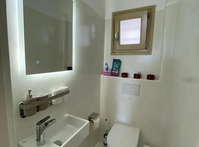 Delta With Sea View And Pool アパート